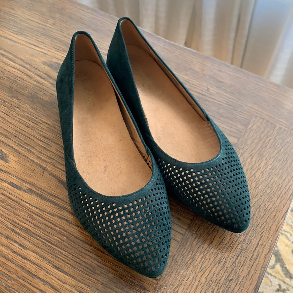 Vionic Hunter Green Suede Flats